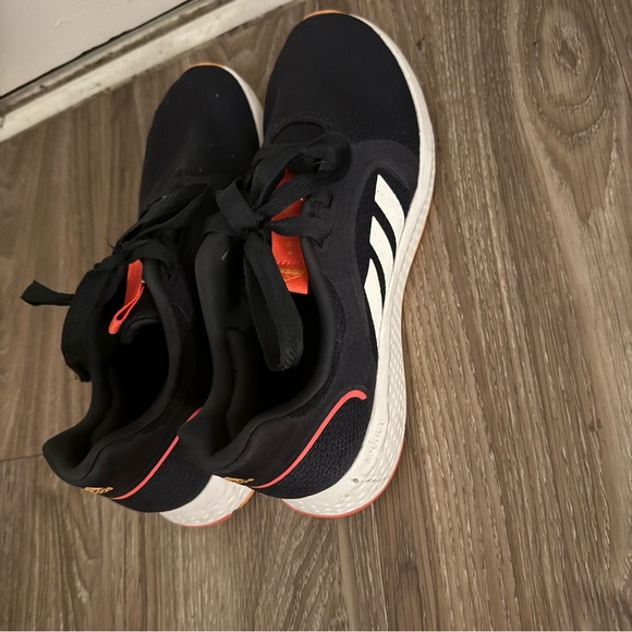 Adidas running shoes - Picture 4 of 6